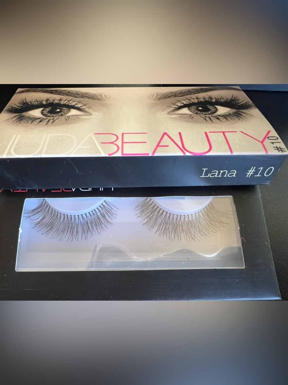 Lana #10 HUDA Beauty false lashes.
New in package. Glue is NOT included.